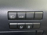 オートマチックハイビームとは、先行車や対向車のライトを認識し、ハイビームとロービームを自動で切り替える機能です。夜道の視界を確保します。詳細は販売店スタッフまでおたずねください。