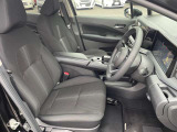 体にフィットし運転する楽しさを感じられるシートです