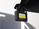 ◆ドライブレコーダー◆映像・音声などを記録する自動車用の装置です。 もしもの事故の際の記録はもちろん、旅行の際の思い出としてドライブの映像を楽しむことができます。※社外品のため、保証対象外