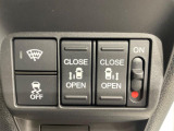 【両側パワースライドドア】スマートキーや運転席のスイッチで後席両側スライドドアの開閉が可能♪電動だから力を入れてドアを開ける必要がありません。
