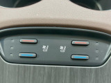 【シートヒーター&ベンチレーション】夏場は涼しい風でお尻や背中の熱やムレを防ぎ、冬はエアコンよりも早く温まってポカポカに!季節を問わず快適に過ごせます。