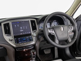 使いやすさや安全性を追求したステアリング周り!高級車ゆえにスイッチ類が多いのも特徴ですね!考え尽くされた配置ですぐに使いこなす事が出来ますのでご安心下さい!是非、体感してみて下さい!!