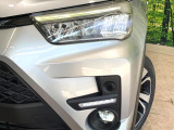 【シーケンシャルターンランプ付きLEDヘッドライト】人気の『流れるウィンカー』付きのLEDヘッドライトを装備♪高級感はもちろん、点灯時は存在感たっぷりで他車からも認識されやすく安心です。