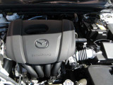 「SKYACTIV-G(ガソリン)」は、規格外の高圧縮を実現し、世界のエンジン技術者に驚きを与えました。さらに、それを維持したままノッキングの発生を抑え、熱効率を向上、走りにも寄与したエンジンです。