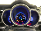 視認性の高いメーター回り。いろいろな情報も表示されます。