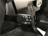 【クルーズコントロール】アクセル操作をしなくても車が自動でスピードを保ってくれ、高速道路での長距離走行が楽に♪詳細は販売店スタッフまでおたずねください。