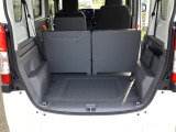 開口部が広くて低いから、重い荷物もスムーズに。毎日の暮らしに寄り添う使い心地を形にしました。荷物を載せるたび、その便利さを実感していただけるはずです。