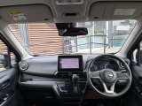 運転席周りの視界もよくハンドルも軽い取り回しなのですごく運転がしやすい車です。