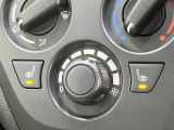 【シートヒーター】寒い日に重宝するシートヒーター!エアコンより早く温まってくれるので寒がりの人も安心ですね♪エアコンの温風は乾燥するから苦手、という方にもをおすすめです。