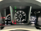 【アダプティブ・クルーズ・コントロール】予め設定した車速内でクルマが自動的に加減速。 前走車との適切な車間距離を維持しながら追従走行し、高速道路でのドライバーの疲労を軽減してくれる嬉しい機能付♪