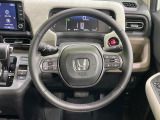 【純正革巻きステアリング】上質な革を使用することで、手にしっかり馴染みとても運転しやすいハンドルです♪
