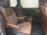 ゆとりある広々とした車内空間は、ドライブを始め買い物やレジャーなど、幅広く活躍します。一人でもみんなとでもお出かけを楽しみましょう!