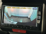 点検や修理でお越しの際はゆっくりくつろぎながらお待ちいただけるように、大きなソファ席もご用意しております♪テレビを見ながらのんびりお待ちください(^&omega;^)