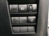 オートマチックハイビームとは、先行車や対向車のライトを認識し、ハイビームとロービームを自動で切り替える機能です。夜道の視界を確保します。詳細は販売店スタッフまでおたずねください。