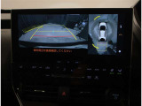 バックモニターで狭い場所や車庫入れもスイスイ、ラクラク! ですが、目視は忘れずにお願いします!