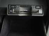 運転席お膝元にETCカード挿入口がございます。