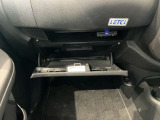 収納スペースもたくさん有ります☆車検証や小物類などすっきり収納♪