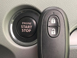 【キーレス】少し離れた場所からでもボタン一つでドアの開錠・施錠ができるのでとっても便利!ドアの鍵穴周りに傷をつけることもありません♪