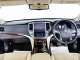 使いやすさや安全性を追求したステアリング周り!高級車ゆえにスイッチ類が多いのも特徴ですね!考え尽くされた配置ですぐに使いこなす事が出来ますのでご安心下さい!是非、体感してみて下さい!!
