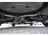 車両後方からの下回りです。マフラー防錆塗装や下回り防錆施工等も可能でございます。