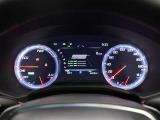 とっても見やすいメーターです。夜間時はラグジュアリーな気分にさせてくれる照明が魅力ですので、夜のドライブも楽しみになりますよ♪