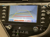 車庫入れなど後進運転時に死角をモニターで確認ができて安全です♪ ステアリング操作の参考になるガイド線も表示しますので車庫入れがニガテな方も安心ですネ!