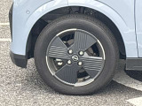 高級感引き立てるアルミ装着車。お洒落は足元からですね!