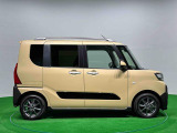 ドアは約90度に開くので荷物も積み込みやすく、乗り降りもしやすい♪ アウトドアで楽しく快適に過ごせる工夫がいっぱいです♪♪
