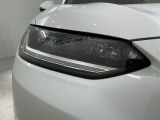 LEDヘッドライトは、点灯の瞬間から最大光量を発揮し、突然暗くなるトンネルなどでの安定感を高めます。