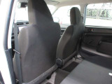 当社が誇るお車の洗浄メニュー&rdquo;まるまるクリン&rdquo;済みですので、室内もキレイ。気持ちよくお乗り頂けます。 まるまるクリンでは下回りの錆止め塗装、ボディのガラスコーティング、室内のスチーム洗浄を行います。