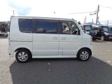 お車は買って終わりではありません。なぜなら車は壊れないという事がないからです。「安さ」だけでなく「安心」=購入後の点検・修理・トラブル対応こそ私達の強みです。