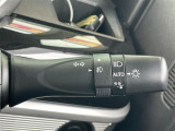 【オートライト(AUTO)】外の明るさをシステムが感知して、自動でヘッドライトが点灯します。ヘッドライトをつけ忘れを防ぐ便利機能です。