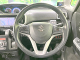 【純正革巻きステアリング】上質な革を使用することで、手にしっかり馴染みとても運転しやすいハンドルです♪