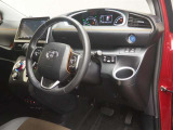 見通しのよいすっきりとした視界で、誰でも運転しやすいです。運転のしやすさは疲れにくさにも繋がりますよ♪