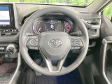 【純正革巻きステアリング】上質な革を使用することで、手にしっかり馴染みとても運転しやすいハンドルです♪