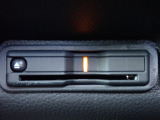 ■【ETC車載器】が装備されています。セットアップをしてお渡しとなり、ETCカードを差し込むだけで高速道路の利用が可能です。