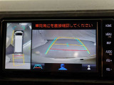 パノラミックビューモニター付きです。車両を上から見たような映像をモニター画面に表示。運転席からの目視では見にくい、車両周辺の状況をリアルタイムでしっかり確認できます。