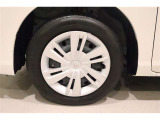 ■装着ホイール■  スチールホイール&車体デザインにマッチしたホイールキャップです。