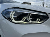 また、BMW正規認定中古車は、エマージェンシーサービスが自動付帯。24時間365日、皆様のカーライフをサポート致します。確かな安心のうえで、「駆けぬける歓び」をご堪能ください。