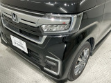 LEDヘッドライトは、点灯の瞬間から最大光量を発揮し、突然暗くなるトンネルなどでの安定感を高めます。