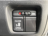 【パワースライドドア】スマートキーや運転席のスイッチでスライドドアの開閉が可能♪電動だから力を入れてドアを開ける必要が無く、小さいお子様でも、重い荷物を持っている時もラクに開け閉めできます♪