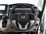 【運転席まわり】Honda独自の設計思想に基づき、自然に手を伸ばした先に操作したいものがあるようレイアウトを追求 !