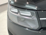 LEDヘッドライトは、点灯の瞬間から最大光量を発揮し、突然暗くなるトンネルなどでの安定感を高めます。