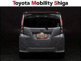 リヤのコンビネーションランプは後続車からも確認しやすいデザインです。