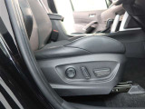 パワーシート搭載。微妙な調整が手軽にでき、ピッタリなポジションで運転することが可能です。