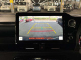 ディスプレイオーディオやカーナビは、現代のドライブにおいて欠かせない装備のひとつです。初めての場所でも迷いにくく、快適なルート案内で運転をサポートします。移動中のエンターテインメント性も高まります。