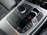 BMWライフをさらに素晴らしいものにするために、BMWカードもご用意しております。ご利用金額1,000円ごとに1ポイントたまります。BMW正規ディーラーでのご利用につきましてはポイントが2倍になります。