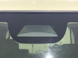 【ホンダセンシング】走行中に前方の車両等を認識し、衝突しそうな時は警報とブレーキで衝突回避と被害軽減をアシスト。より安全にドライブをお楽しみいただけます。