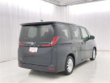 後ろから見ると車の印象も変わりますね♪