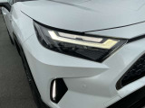 LEDヘッドライトで夜間時の走行も明るく見やすいです